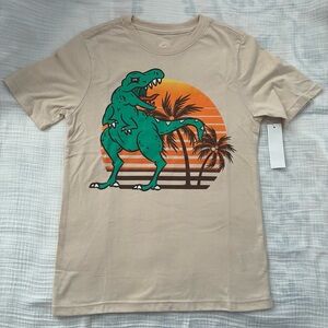 😳3/$15😳 Tan T-Shirt with Dinosaur and Sunset Design size 8